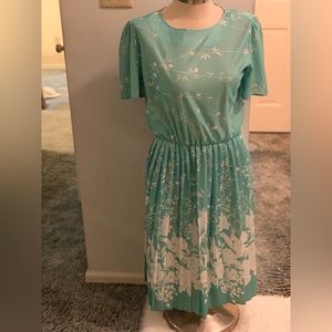 Vintage floral pleated dress